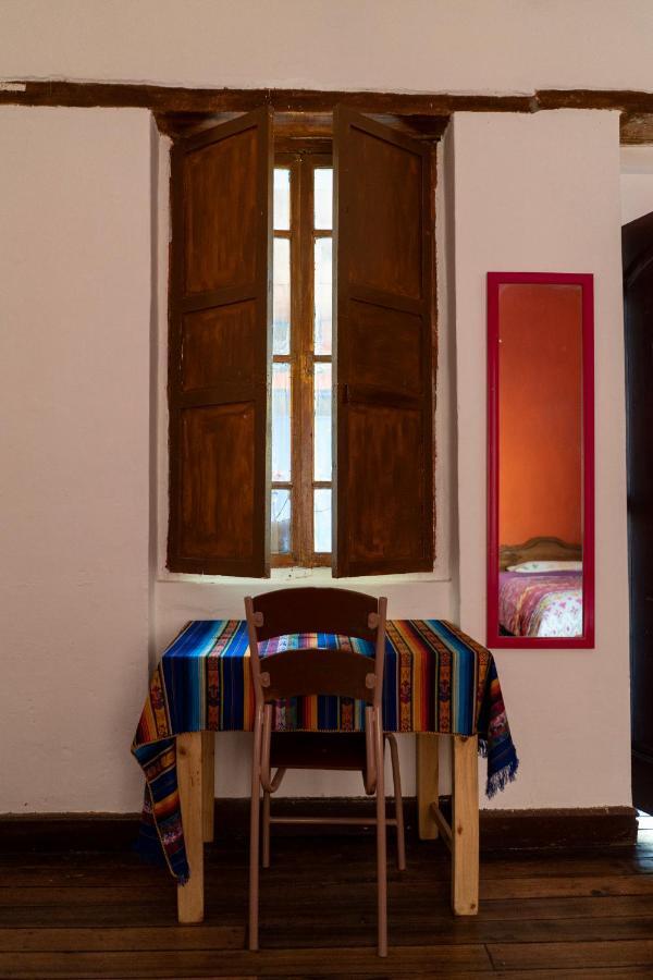 Отель Blue Door Housing Historic Кито Экстерьер фото